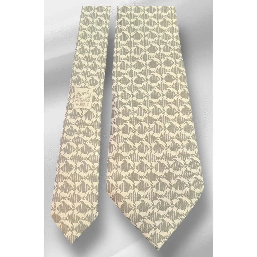 HERMES 100% Silk Vintage Tie, Gray Fish Design 5234SA, Made in France Authentic